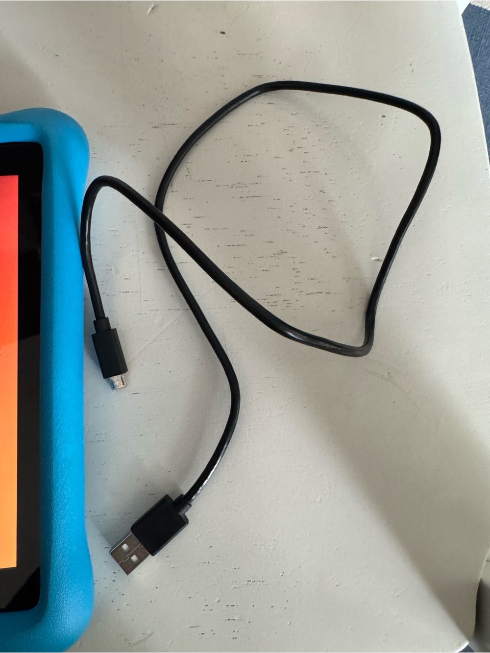 Amazon Fire Tablet - Picture 5 of 5